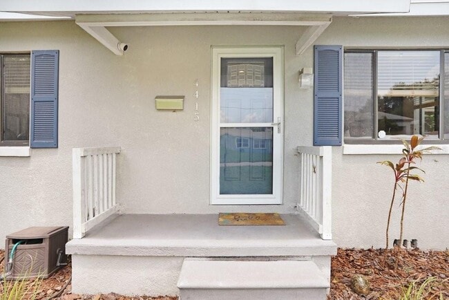 4415 W Bay Villa Ave