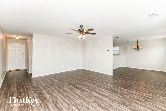 Building Photo - 5017 Waterford Dr Rental