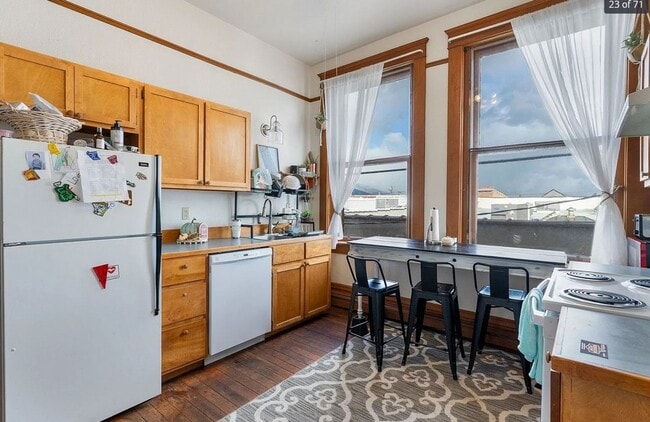 Photo - Charming 2 Bed, 2 Bath Apartment in Downtown Hamilton