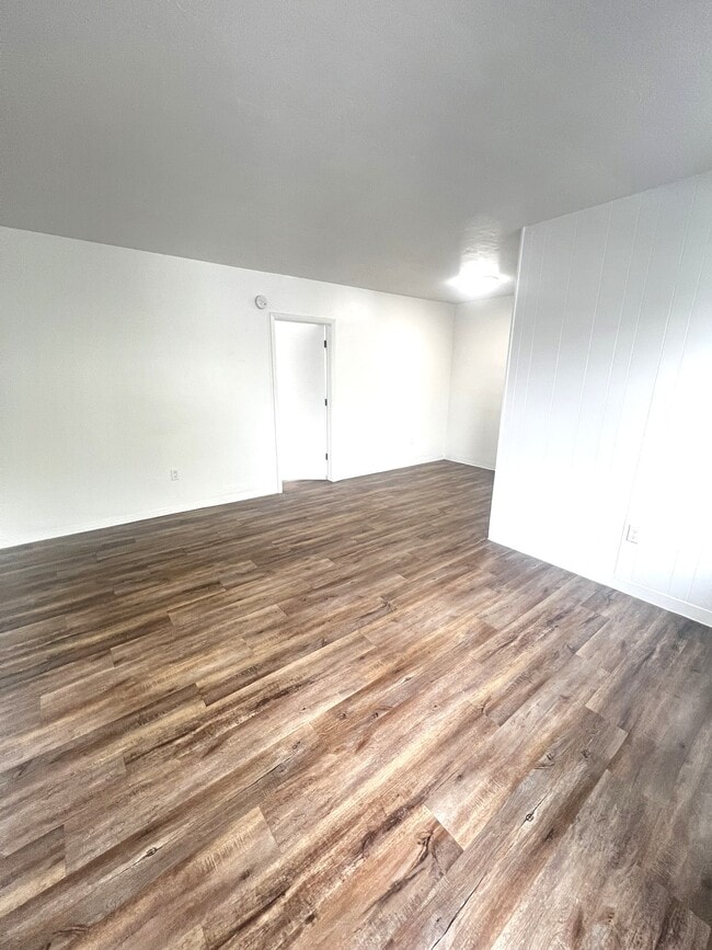 Photo - 3149 Center St