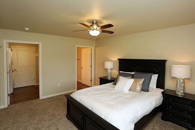 CRANBERRY CREEK APARTMENTS