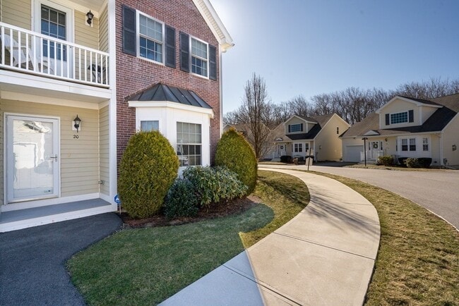 Building Photo - 20 Denworth Bell Cir Unit #22B