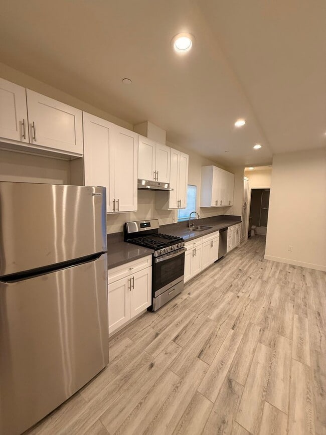 Building Photo - 1019 S Osage Ave Unit A