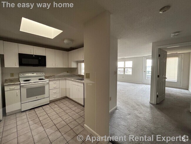 Building Photo - 175 Beacon St Rental