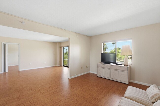 10330 W Thunderbird Blvd Unit C319