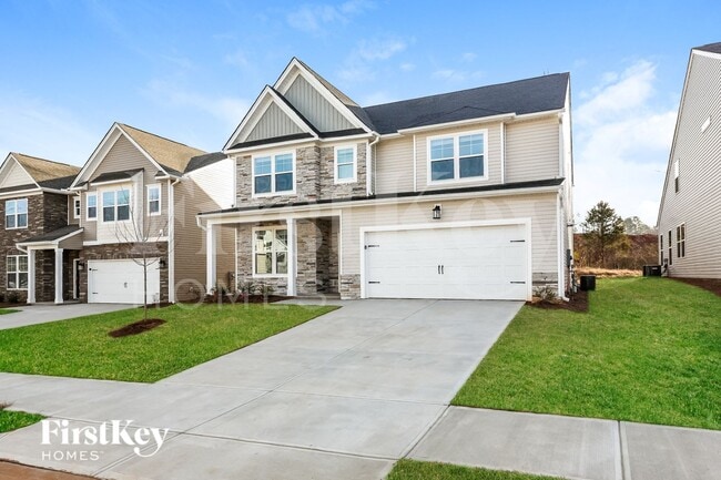 Photo - 558 Hillpark Ln