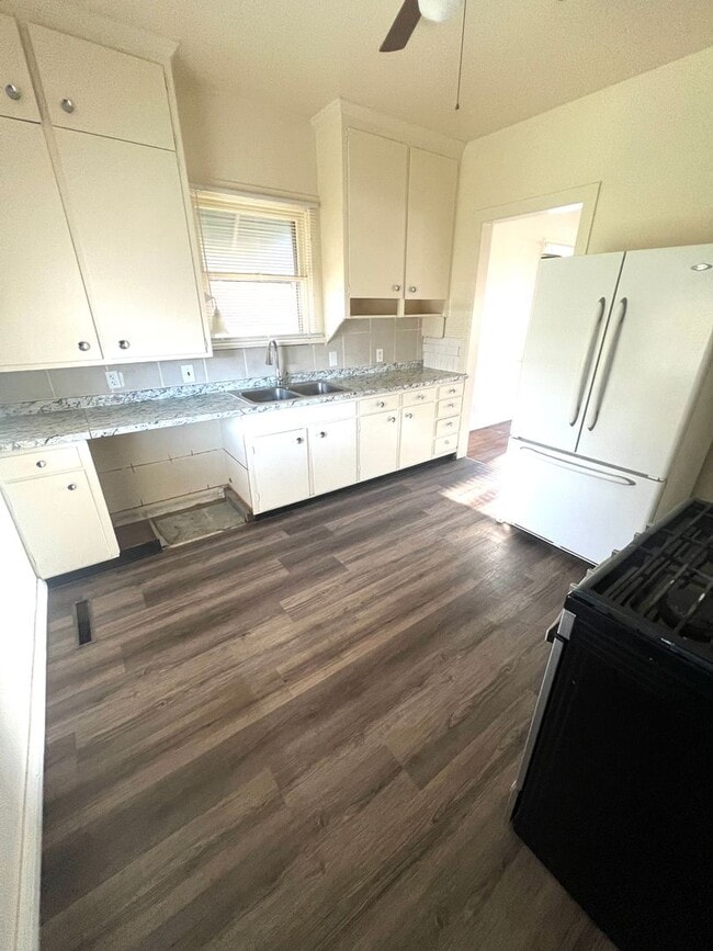 Photo - 4 Bedroom 2 Bath Single Family Home