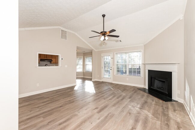 Photo - 330 Fieldstone Ln