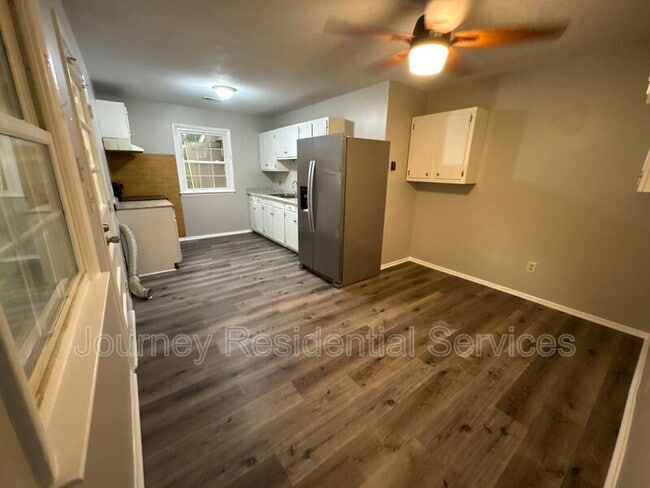 Photo - 1602 Ballymena Dr