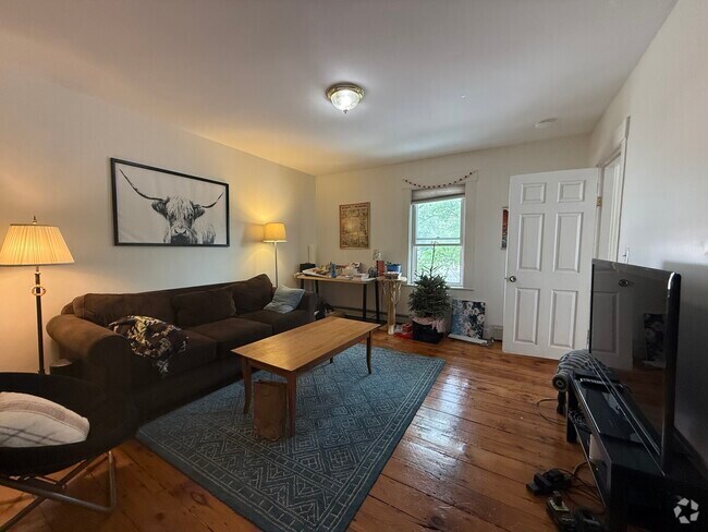 Building Photo - 89 Arsenal St Rental