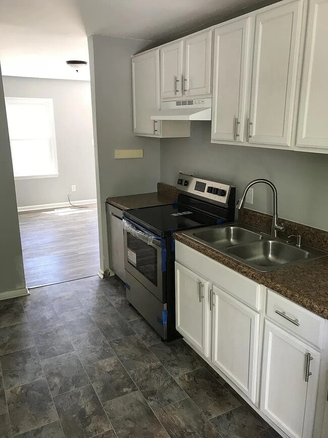 Photo - 202 Selwyn Alley