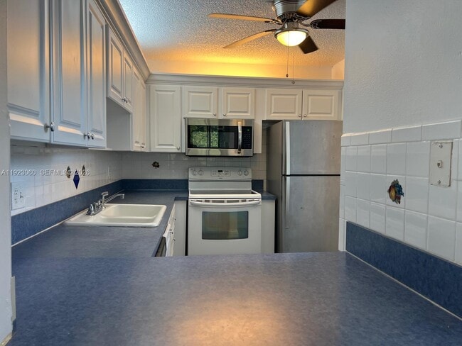 Photo - 9441 Evergreen Pl Unit 301