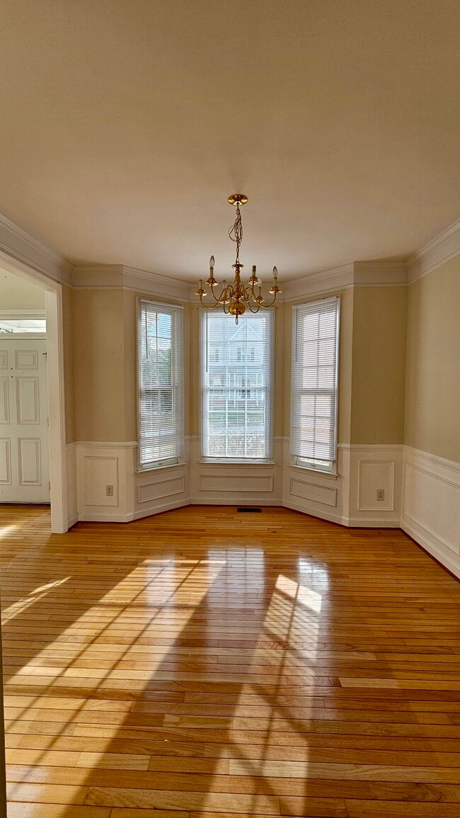 Photo - 7 Woodsage Ln