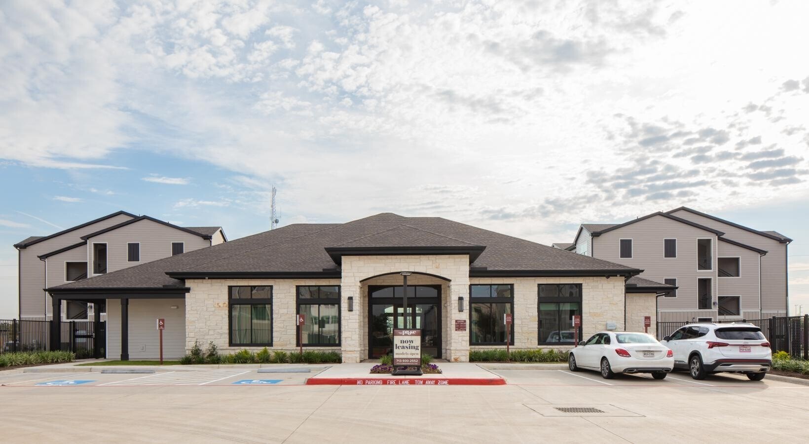 Photo - 12111 S Main St