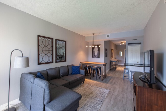 Photo - 2040 Greenview Shores Blvd Unit 211