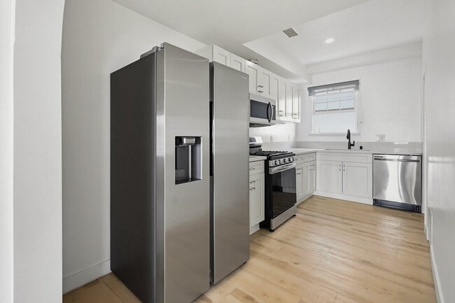 Photo - 1524 N Sycamore St Unit 3