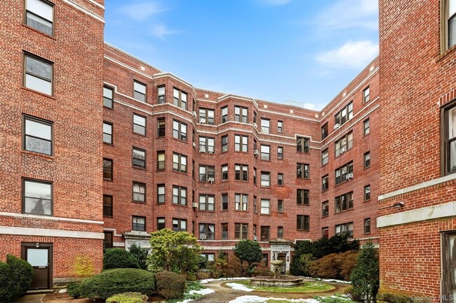 Building Photo - 11 Alden Rd Unit 5L