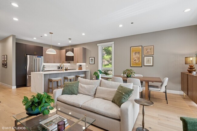 Photo - 4932 N Kenmore Ave Unit 2N