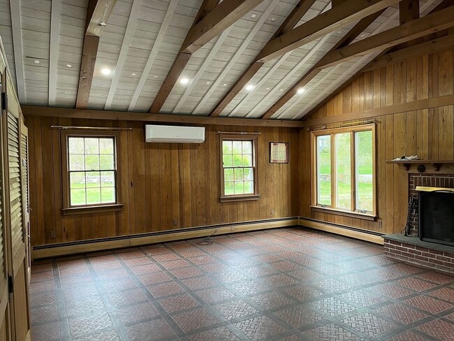 231 Rivergate Dr Unidad Main House