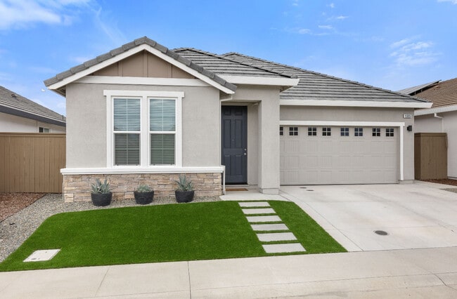 Photo - 1305 Swallowtail Dr House