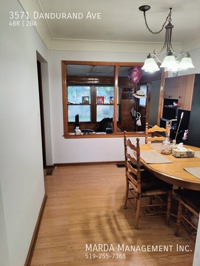 Photo - CHARMING 4 BED/1.5 BATHS INGLE FAMILY HOME SOUTH WINDSOR + UTILITIES