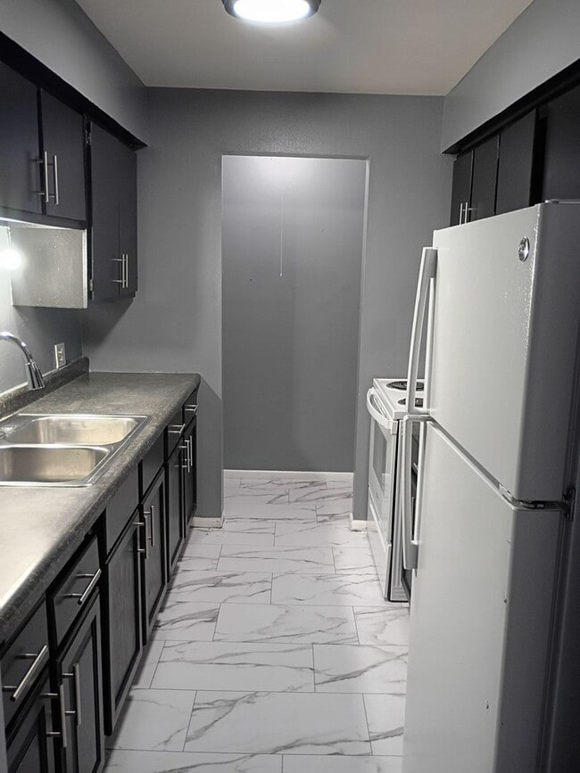 Photo - Updated 2BR Apartment | Heat Included | Kenosha Location Unit 4031-4