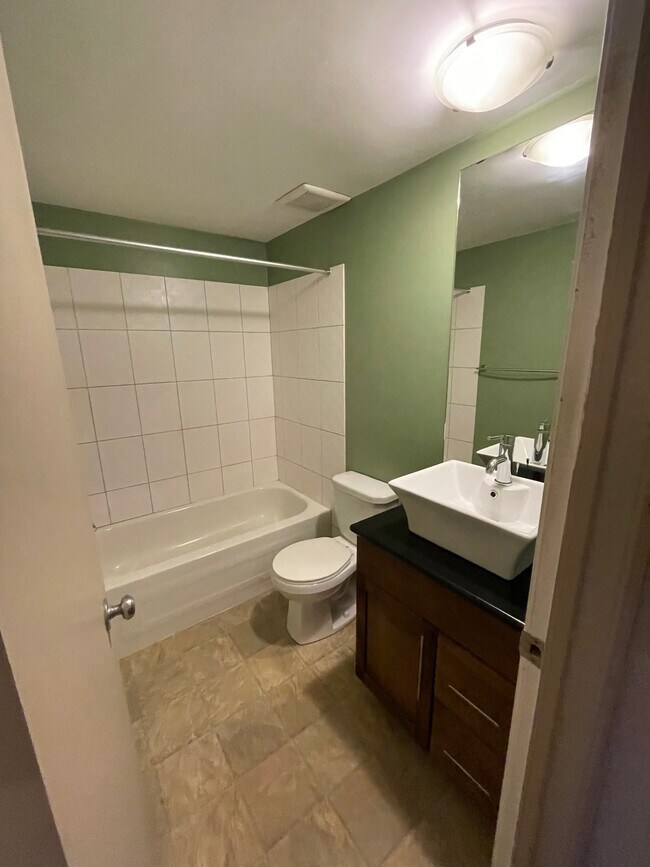 Photo - 601 Lansdowne Ave