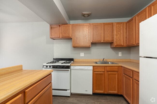 1BR 1BA 620SF
