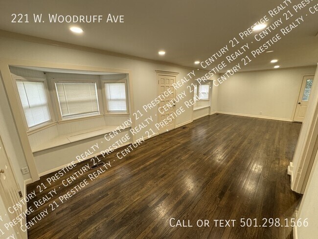 Photo - 221 W Woodruff Ave