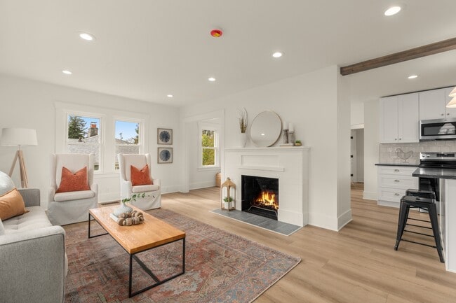 Photo - 522 N 117th St