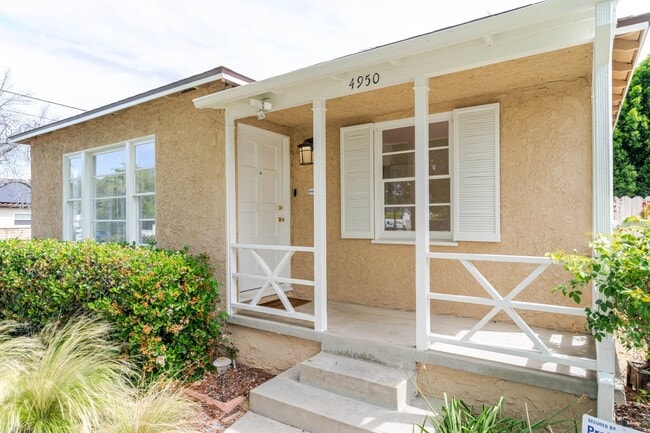 Photo - 4950 Newcastle Ave