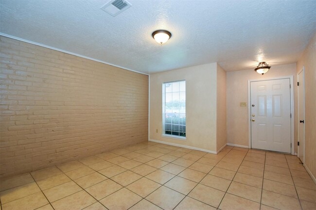 Photo - 1524 Beaumont Rd