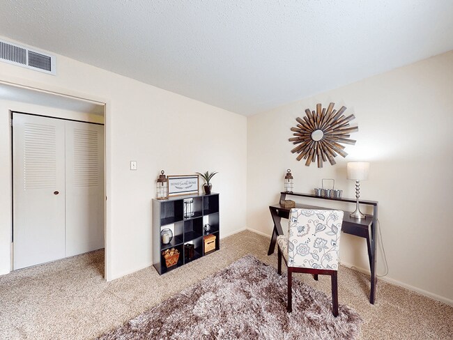 Office Space - Greenmar Apartments