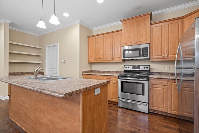 Photo - AVAILABLE NOW! Beautiful 3 bedroom townhome located in Waco!