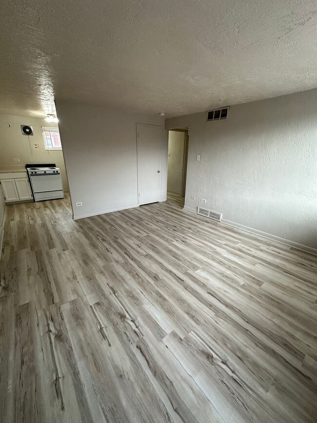 Photo - 2607 Poplar Ct Unit B