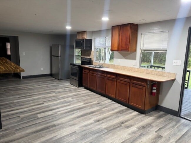 Photo - Newly renovated 4/2 Mobile home on large lot in Orlando**