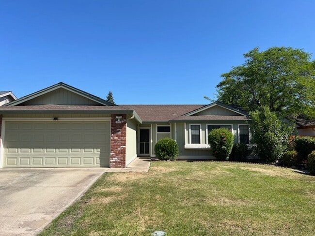 BEAUTIFULLY REMODELED 3 BED HOME IN ANTELOPE! - BEAUTIFULLY REMODELED 3 BED HOME IN ANTELOPE!