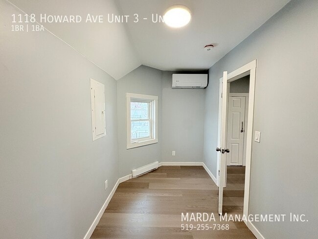 Photo - NEWLY RENOVATED 1BED/1BATH UPPER UNIT- ON HOWARD + HYDRO! Unit 3