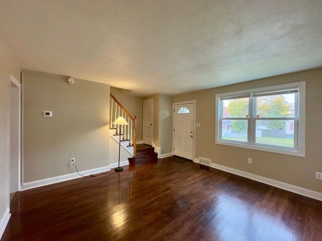 Photo - Charming 3 Bedroom/1.5 Bathroom in Parkvil...