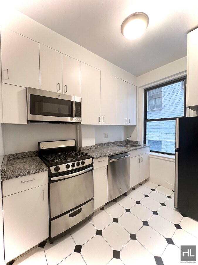 Photo - West 55th Street Unit 4C