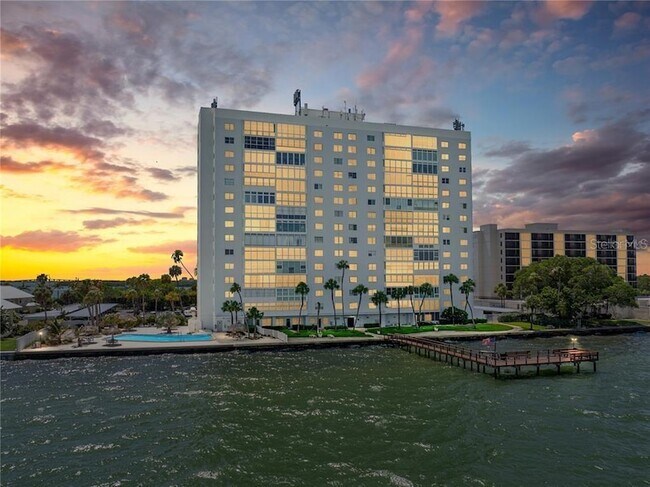 Building Photo - 7200 Sunshine Skyway Ln S Unit 15F Rental