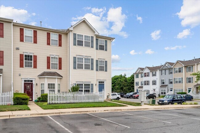 Photo - Beautiful End-Unit Townhome for Rent