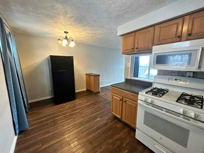 Photo - 215 Erhardt Dr