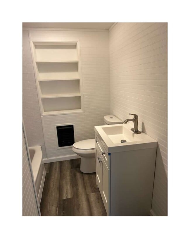 Photo - 401 Hyde Park Dr