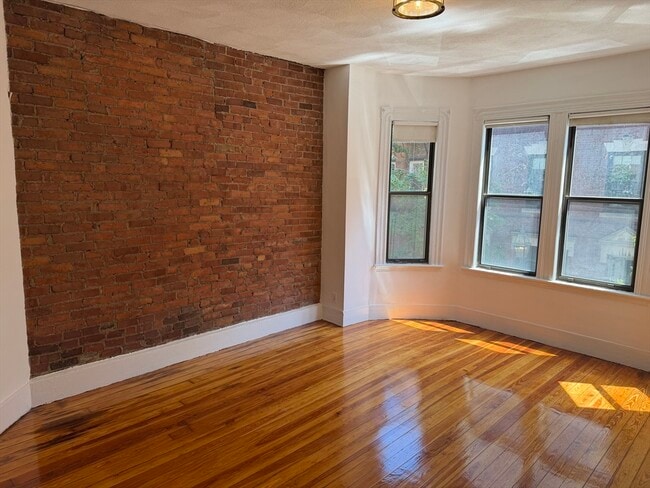 Photo - 35 Revere St Unidad 2
