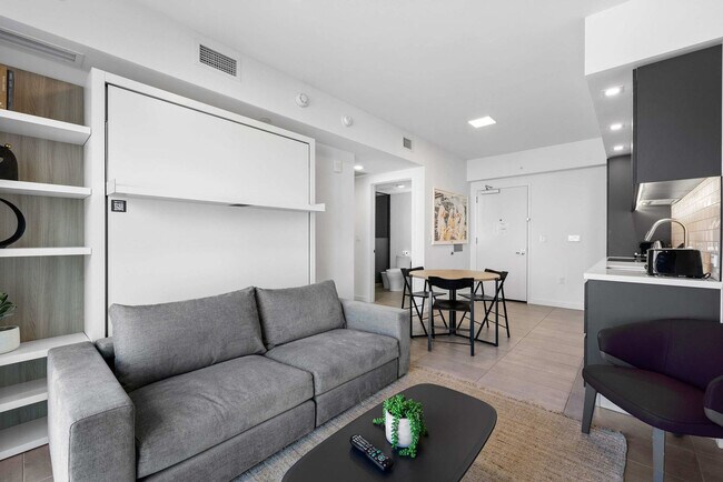 Photo - 227 NE 2nd St Unidad FL15-ID1022592P