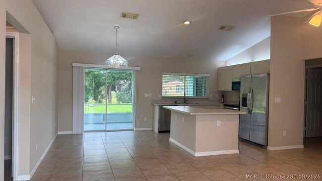 2847 SW South Calabria Cir