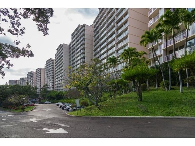 Photo - Makaha Valley Towers Apartments