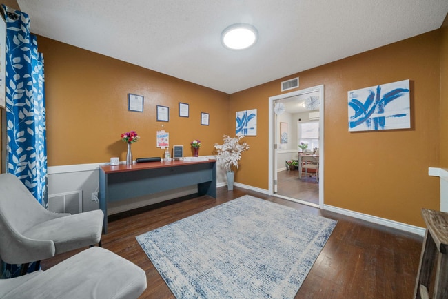 Photo - Driftwood Apartments