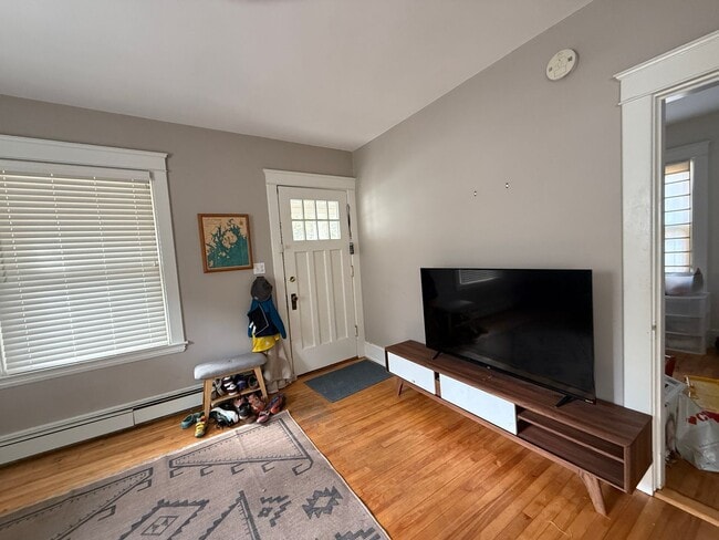 Photo - Sunny Bungalow in Willard Square